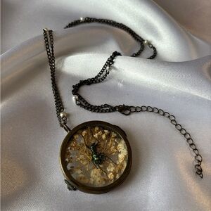 EUC Vintage Real Preserved Insect & Dried Flowers Gold Handmade Pendant Necklace